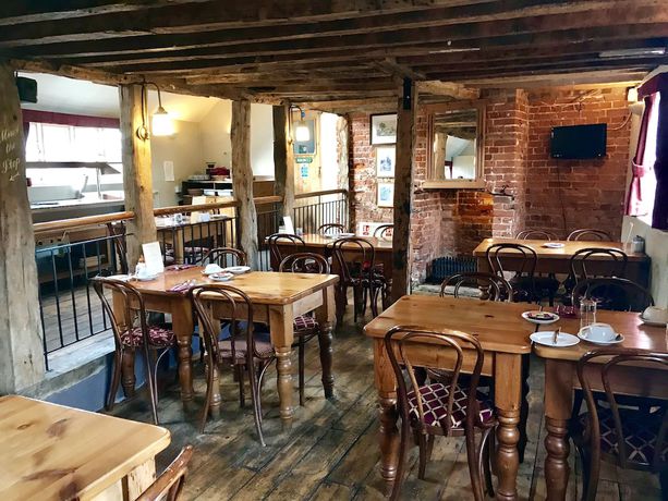 Imagen del bar/restaurante del Hotel The Evenhill. Foto 2