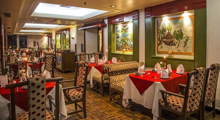 Imagen del bar/restaurante del Hotel The Everest Kathmandu. Foto 4