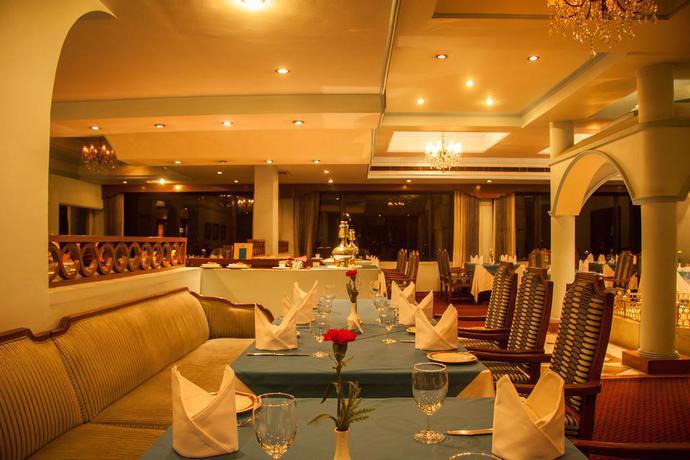 Imagen del bar/restaurante del Hotel The Everest Kathmandu. Foto 9
