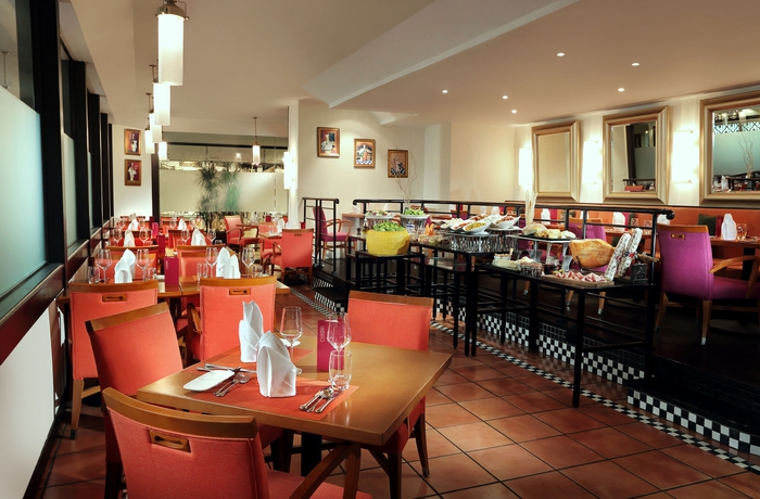 Imagen del bar/restaurante del Hotel The Excelsior, Causeway Bay. Foto 4