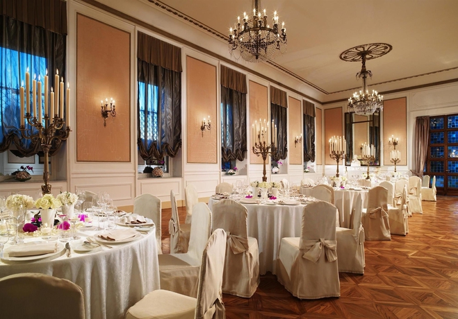 Imagen de los interiores del Hotel The Excelsior, a Luxury Collection. Foto 6