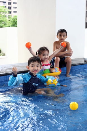 Imagen de la piscina del Hotel The Exchange Regency Residence. Foto 14