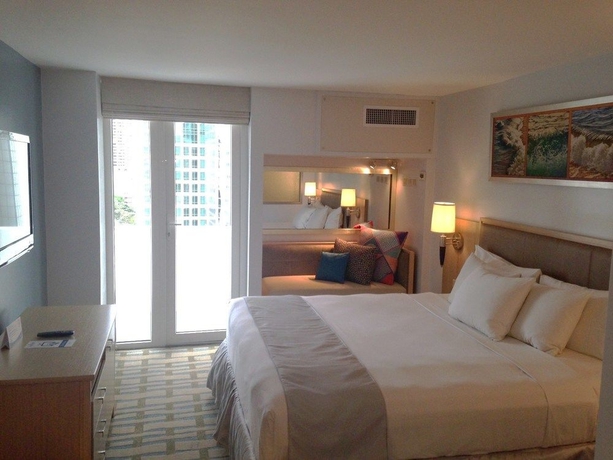 Imagen de la habitación del Hotel The Executive. Foto 6