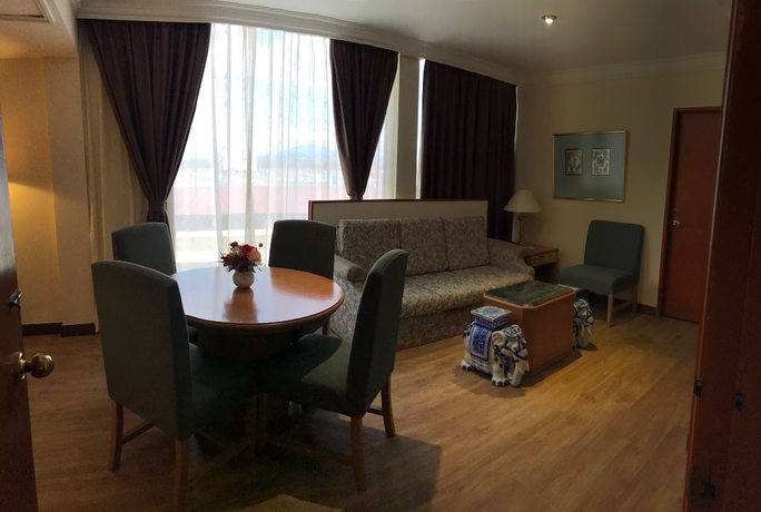 Imagen de la habitación del Hotel The Executive Lahad Datu. Foto 16