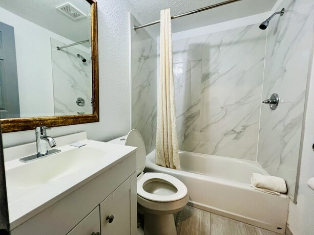 Imagen de la habitación del Hotel The Express Inn. Foto 6