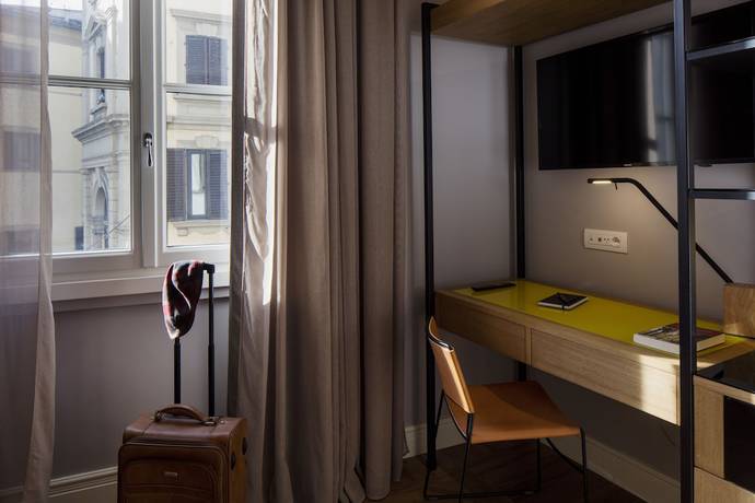 Imagen de la habitación del Hotel The FRAME. Foto 16