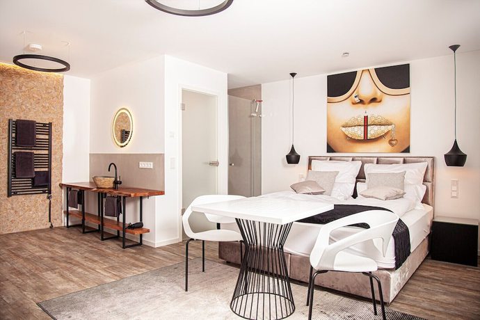 Imagen de la habitación del Hotel The Faces Berlin. Foto 15