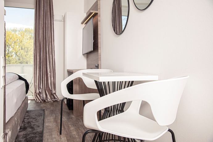 Imagen de la habitación del Hotel The Faces Berlin. Foto 19