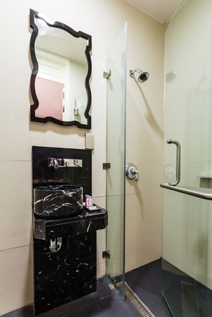 Imagen de la habitación del Hotel The Fah Silom. Foto 4