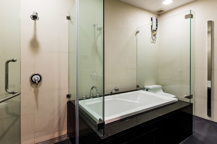 Imagen de la habitación del Hotel The Fah Silom. Foto 6