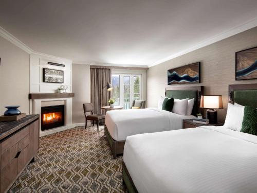 Imagen de la habitación del Hotel The Fairmont Chateau Whistler. Foto 16