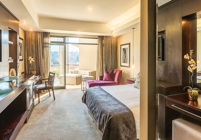 Imagen de la habitación del Hotel The Fairway Hotel and Golf Resort. Foto 6