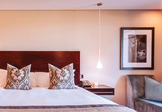 Imagen de la habitación del Hotel The Fairway Hotel and Golf Resort. Foto 7