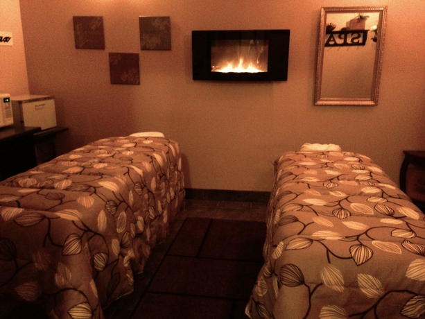Imagen de la piscina del Hotel The Falls Inn - Walters Falls. Foto 19
