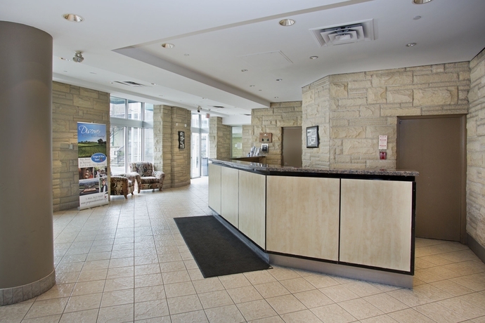 Imagen de los interiores del Hotel The Falls and Inn. Foto 9