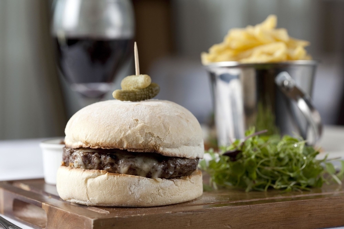 Imagen del bar/restaurante del Hotel The Falmouth. Foto 5