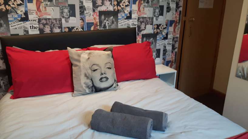 Imagen de la habitación del Hotel The Fame. Foto 7
