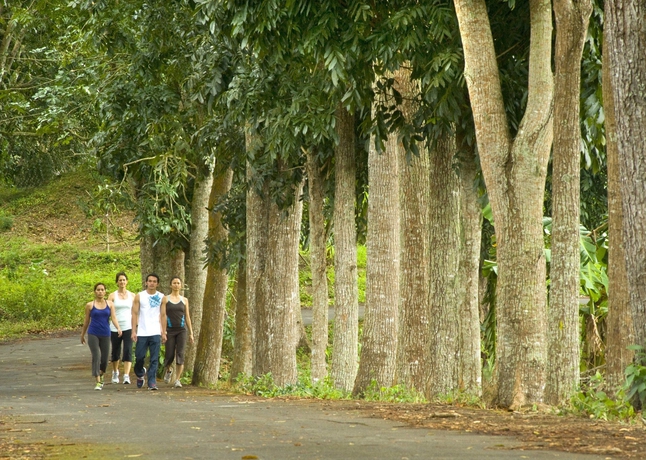Imagen de los exteriores del Hotel The Farm At San Benito. Foto 9