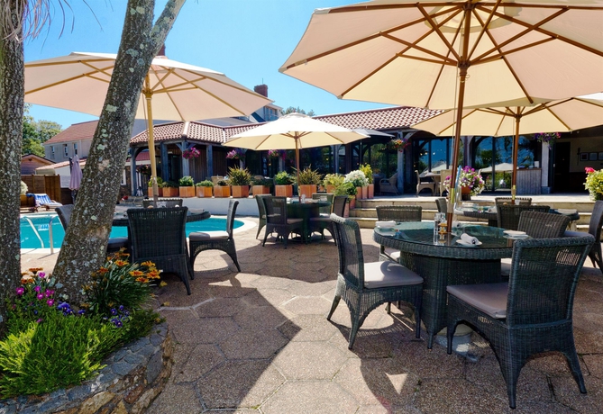 Imagen del bar/restaurante del Hotel The Farmhouse, Guernsey. Foto 5