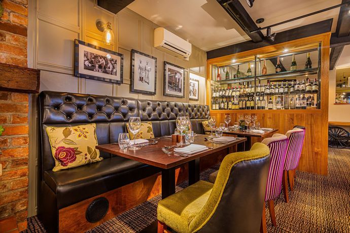 Imagen del bar/restaurante del Hotel The Feathers, Ledbury, Herefordshire. Foto 2