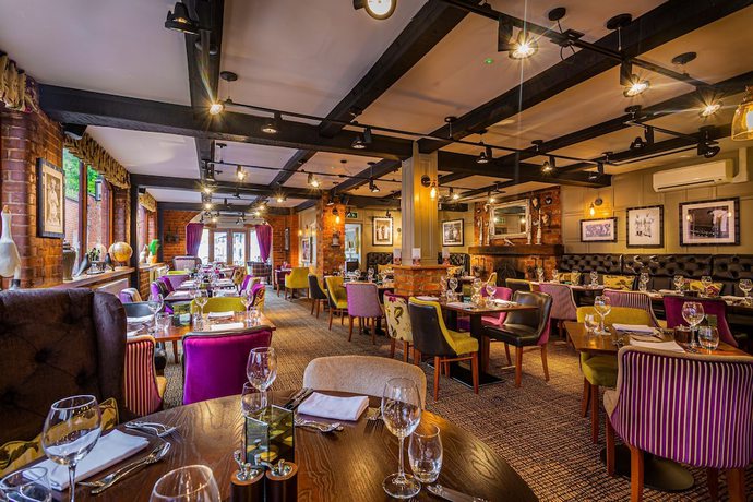Imagen del bar/restaurante del Hotel The Feathers, Ledbury, Herefordshire. Foto 3