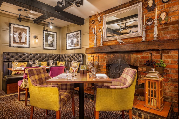 Imagen del bar/restaurante del Hotel The Feathers, Ledbury, Herefordshire. Foto 5