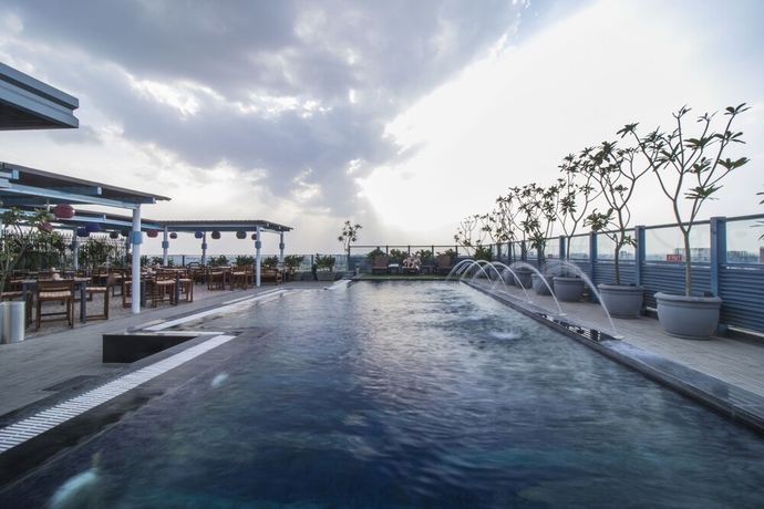 Imagen de la piscina del Hotel The Fern - An Ecotel Jaipur. Foto 15