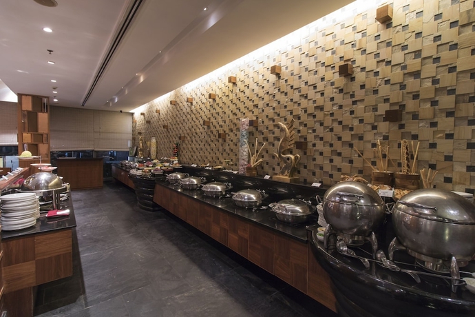 Imagen del bar/restaurante del Hotel The Fern - An Ecotel Jaipur. Foto 3