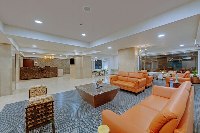 Imagen de los interiores del Hotel The Fern Habitat Candolim Goa. Foto 25