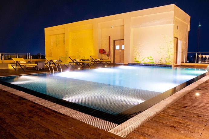 Imagen de la piscina del Hotel The Fern Residency Bharatpur. Foto 19