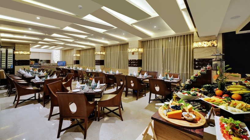 Imagen del bar/restaurante del Hotel The Fern Residency Jaipur. Foto 2