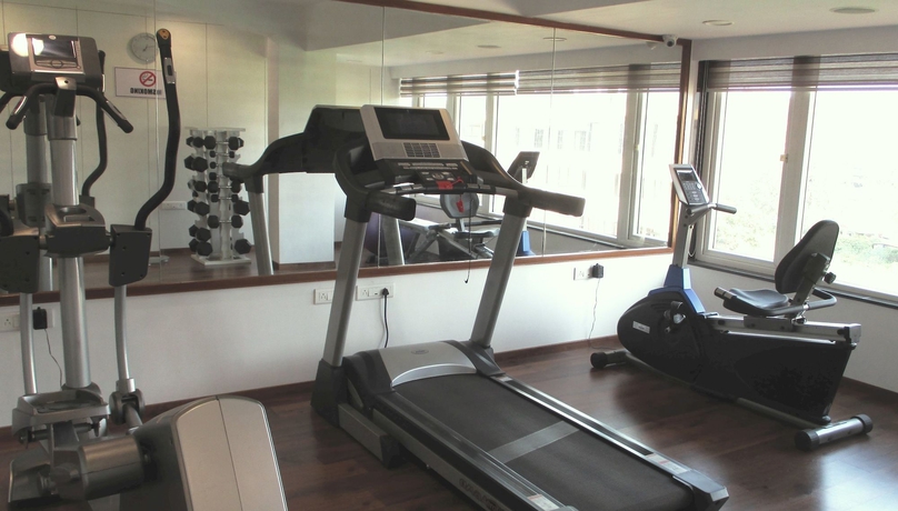 Imagen de los interiores del Hotel The Fern Residency Miramar. Foto 10