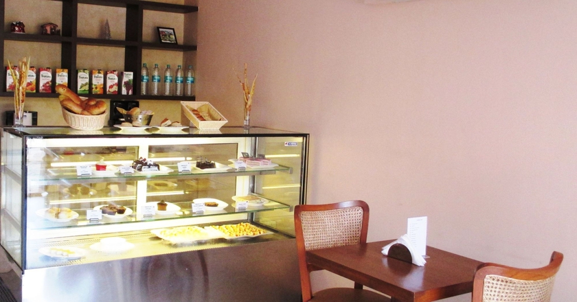 Imagen del bar/restaurante del Hotel The Fern Residency Miramar. Foto 6