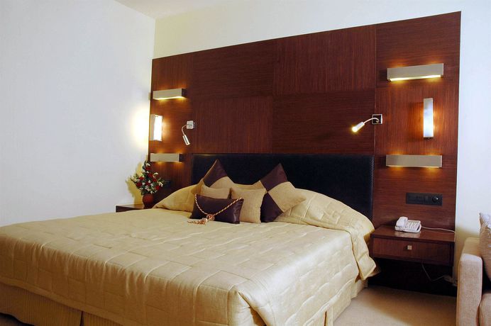 Imagen de los interiores del Hotel The Fern Residency, Subhash Bridge, Ahmedabad. Foto 16