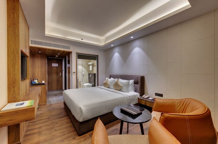 Imagen de la habitación del Hotel The Fern Royal Farm Resort Anjar. Foto 11