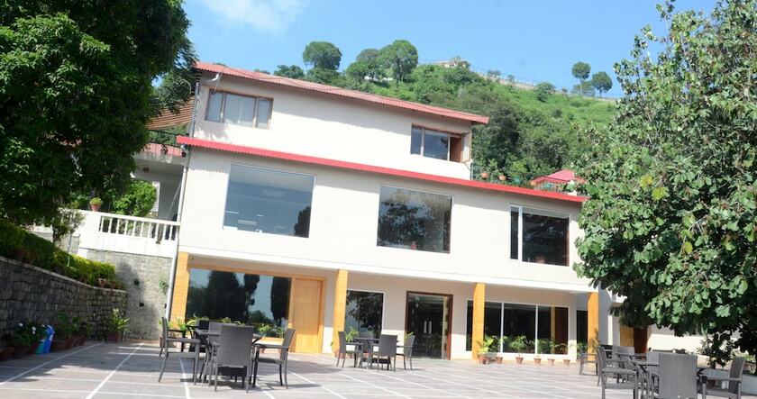 Imagen general del Hotel The Fern Surya Resort Kasauli Hills Dharampur. Foto 1