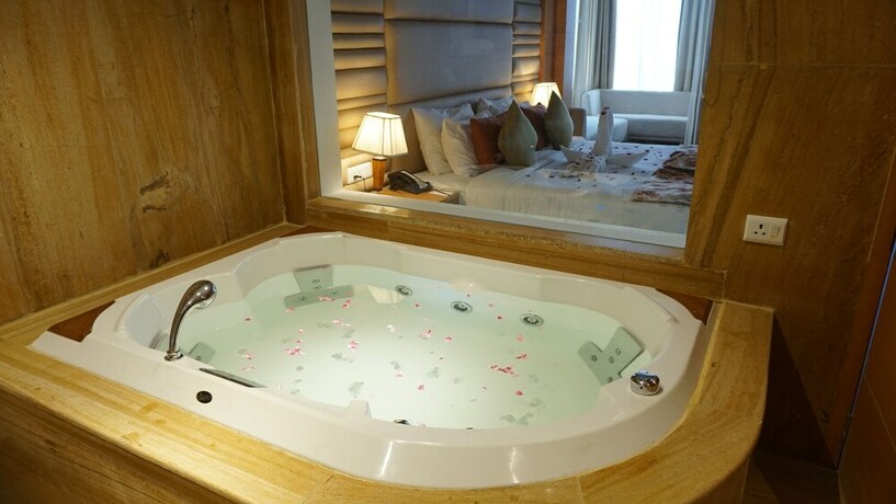 Imagen de la habitación del Hotel The Fern Surya Resort Kasauli Hills Dharampur. Foto 32