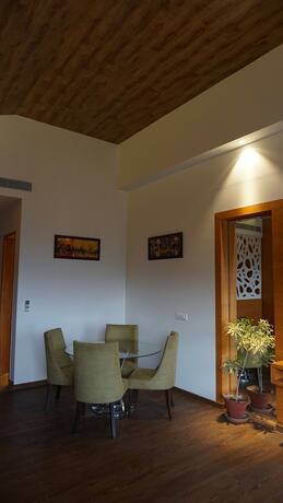 Imagen de los interiores del Hotel The Fern Surya Resort Kasauli Hills Dharampur. Foto 40