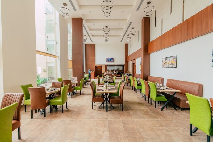 Imagen del bar/restaurante del Hotel The Fern-an Ecotel, Alwar-sariska. Foto 16