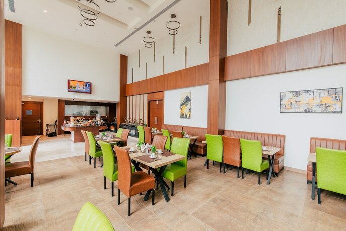 Imagen del bar/restaurante del Hotel The Fern-an Ecotel, Alwar-sariska. Foto 18