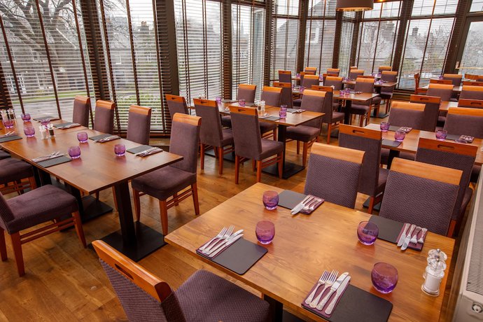 Imagen del bar/restaurante del Hotel The Ferryhill House. Foto 4