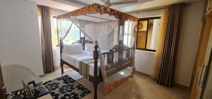 Imagen de la habitación del Hotel The Festival Suites and Spa. Foto 18