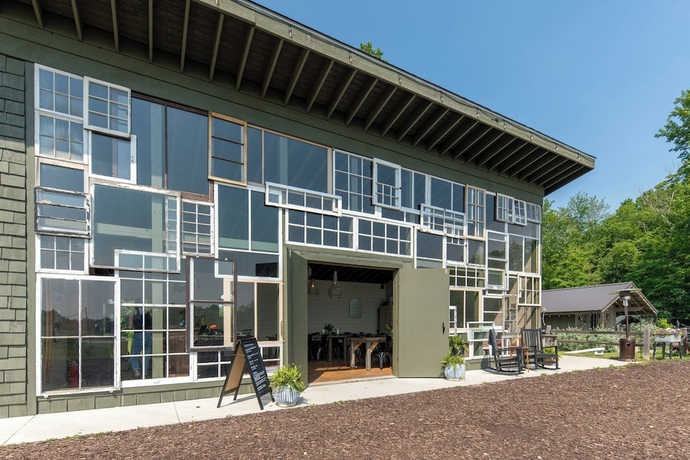 Imagen de los interiores del Hotel The Fields of Michigan. Foto 16