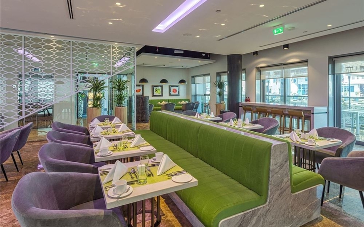 Imagen del bar/restaurante del Hotel The First Collection Marina. Foto 3