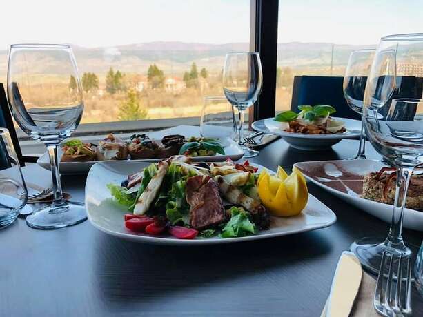 Imagen del bar/restaurante del Hotel The Five Elements Hotel. Foto 19