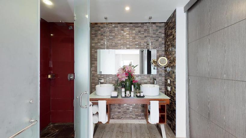 Imagen de la habitación del Hotel The Fives Beach & Residences -All Senses Inclusive. Foto 23