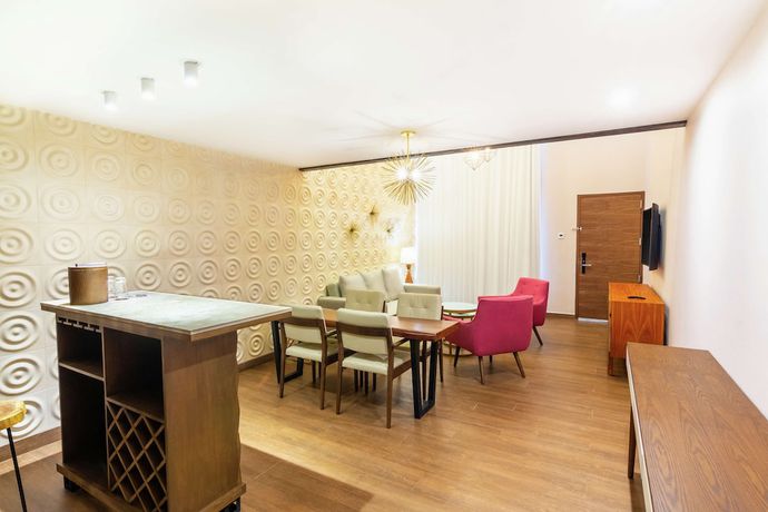 Imagen de la habitación del Hotel The Fives Downtown Hotel and Residences, Curio Collection by Hilton. Foto 8