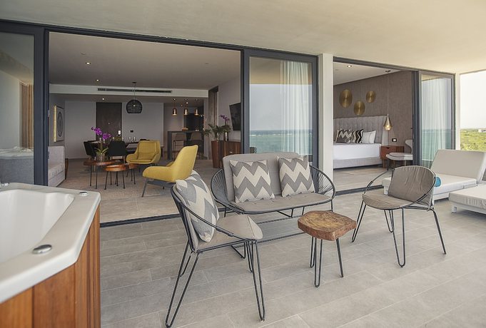 Imagen de la habitación del Hotel The Fives Oceanfront - Puerto Morelos. Foto 10