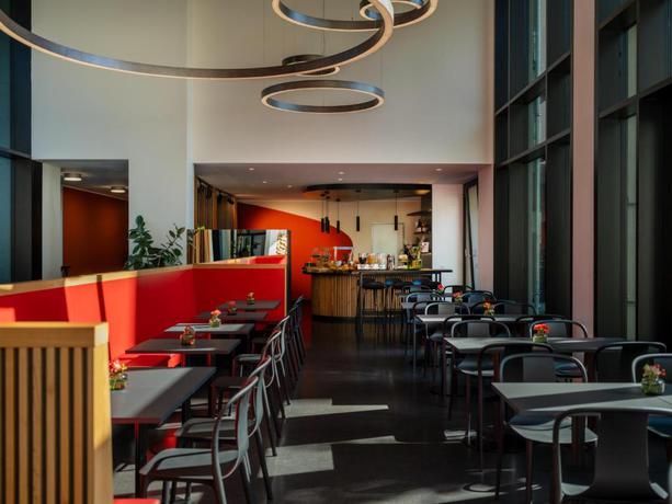 Imagen del bar/restaurante del Hotel The Flag M&uuml;nchen. Foto 3