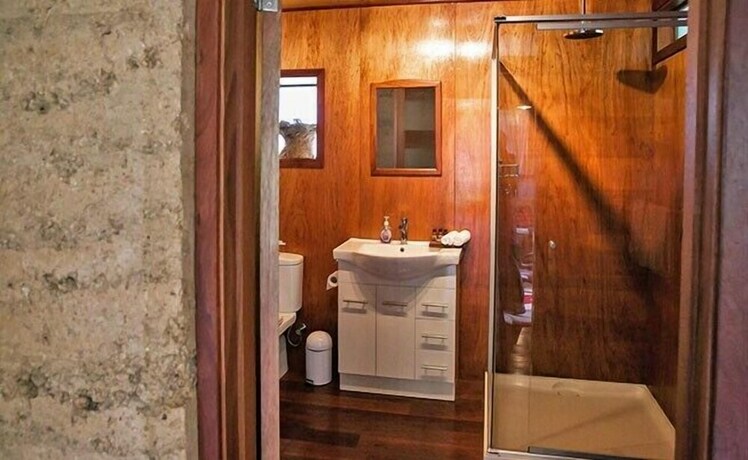 Imagen de la habitación del Hotel The Floating Forest. Foto 31